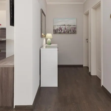 Deluxe Carissa Apartment