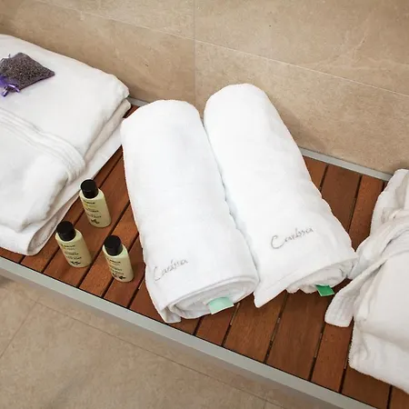 Deluxe Carissa مالينسكا