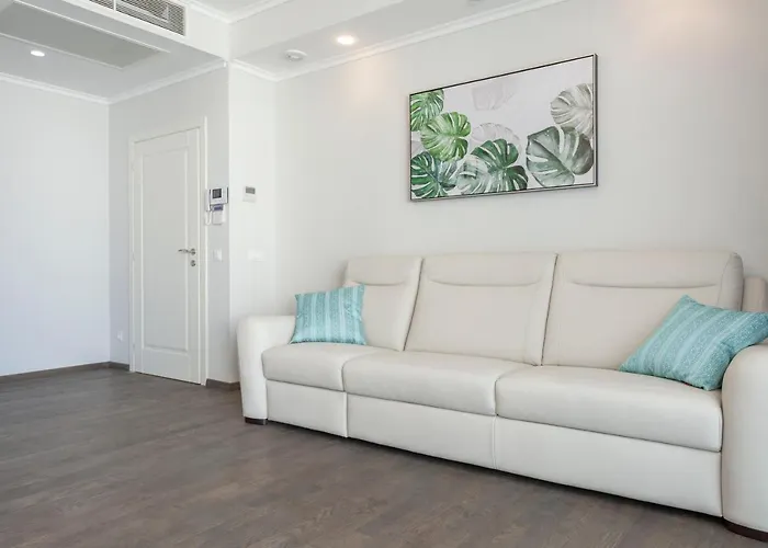 Deluxe Carissa Апартаменты *